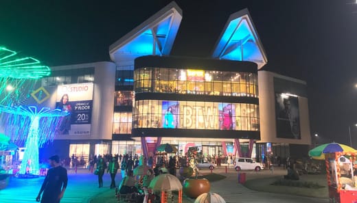 Packages Mall 3D Anamorphic Billboard